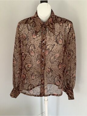 Vintage 70’s GIRAFFE Sheer Floral Button-Down Blouse with Dagger Collar  Sz. 6